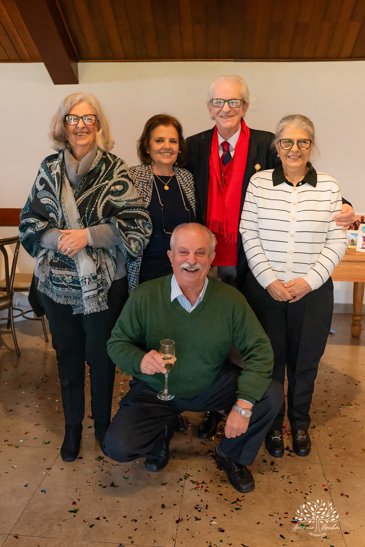 aniversário-Lourdes-70-anos-festa-familiar-almoço-amigos-celebração-vida-fotografia-memórias-registros-fotos-viagens-família-emocionante-discursos-detais-cuidados-momento-especial-decoracao-Flor--sorrisos-lembranças-Antonio-Rocha-Fotografias - Pelotas