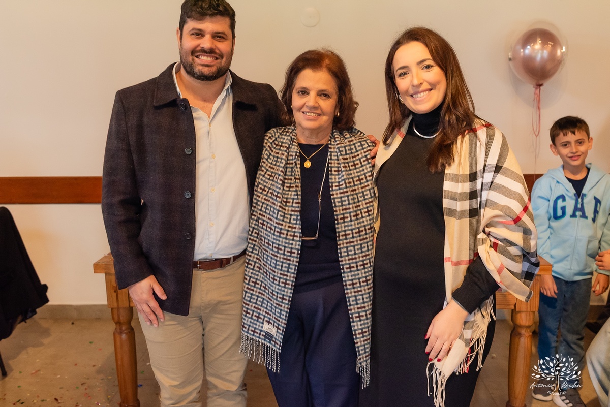 aniversário-Lourdes-70-anos-festa-familiar-almoço-amigos-celebração-vida-fotografia-memórias-registros-fotos-viagens-família-emocionante-discursos-detais-cuidados-momento-especial-decoracao-Flor--sorrisos-lembranças-Antonio-Rocha-Fotografias - Pelotas