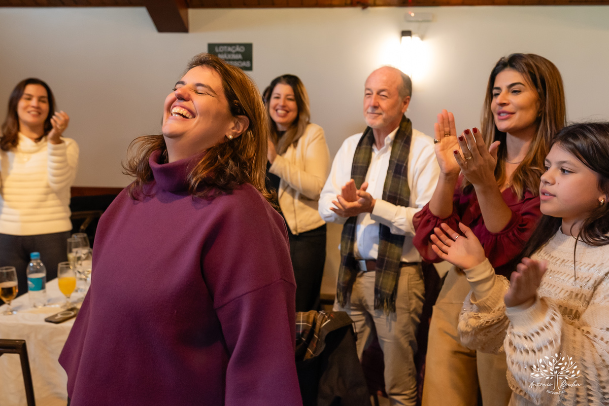 aniversário-Lourdes-70-anos-festa-familiar-almoço-amigos-celebração-vida-fotografia-memórias-registros-fotos-viagens-família-emocionante-discursos-detais-cuidados-momento-especial-decoracao-Flor--sorrisos-lembranças-Antonio-Rocha-Fotografias - Pelotas