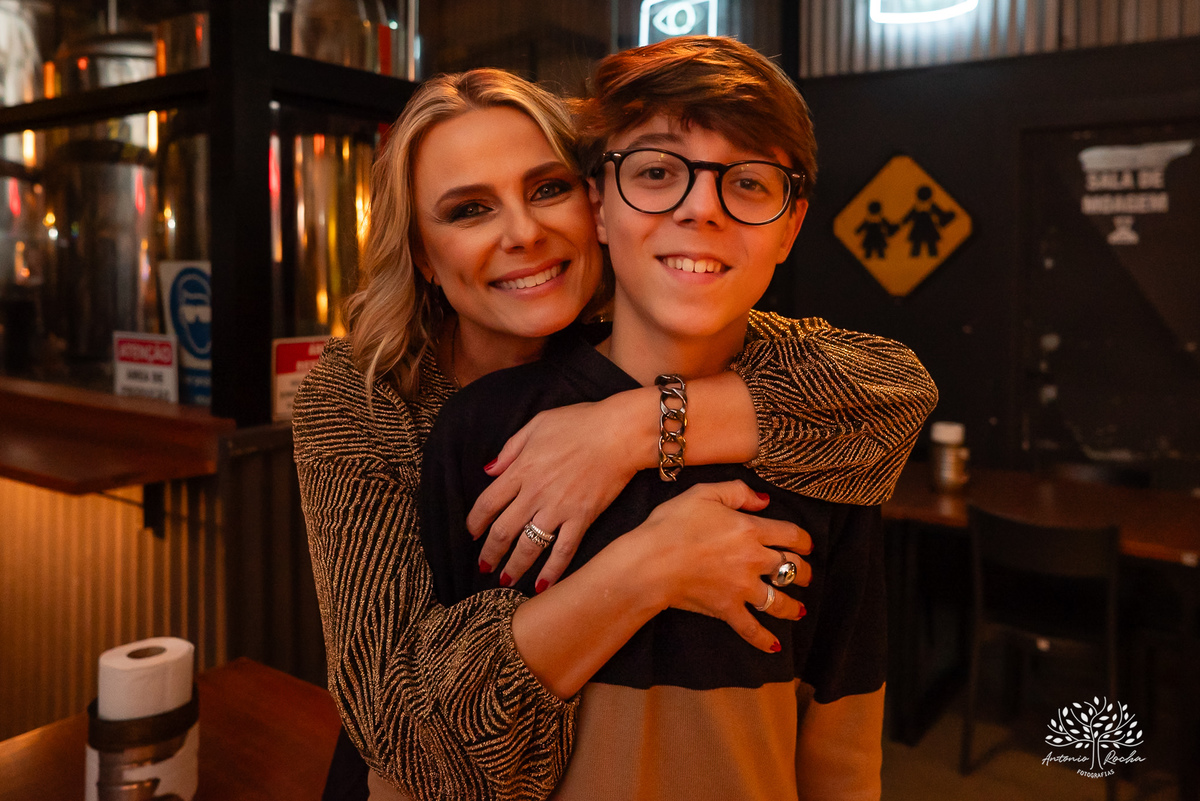 fotografia de aniversário - fotógrafo em Pelotas - fotografia em festas - retratos - celebrar a vida - fotografia de 45 anos - fábrica roca - fotografia profissional -fotografias espontâneas - fotógrafo de eventos - antonio rocha fotografias - cervejaria