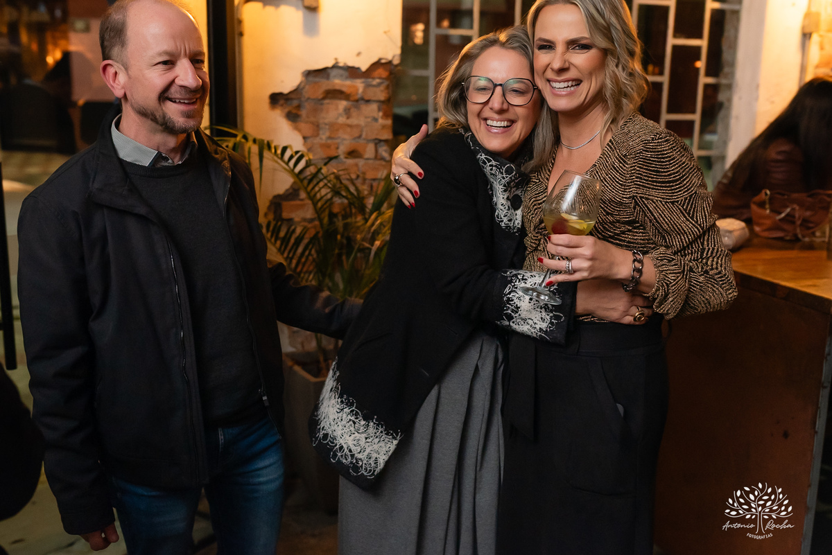 fotografia de aniversário - fotógrafo em Pelotas - fotografia em festas - retratos - celebrar a vida - fotografia de 45 anos - fábrica roca - fotografia profissional -fotografias espontâneas - fotógrafo de eventos - antonio rocha fotografias - cervejaria