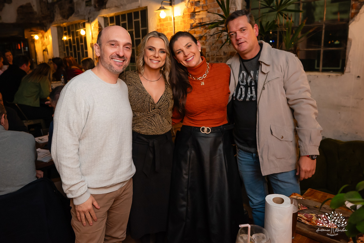 fotografia de aniversário - fotógrafo em Pelotas - fotografia em festas - retratos - celebrar a vida - fotografia de 45 anos - fábrica roca - fotografia profissional -fotografias espontâneas - fotógrafo de eventos - antonio rocha fotografias - cervejaria