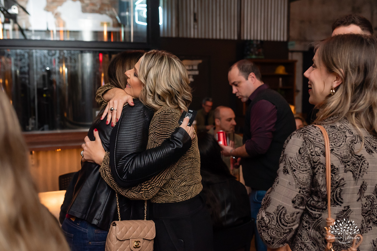 fotografia de aniversário - fotógrafo em Pelotas - fotografia em festas - retratos - celebrar a vida - fotografia de 45 anos - fábrica roca - fotografia profissional -fotografias espontâneas - fotógrafo de eventos - antonio rocha fotografias - cervejaria