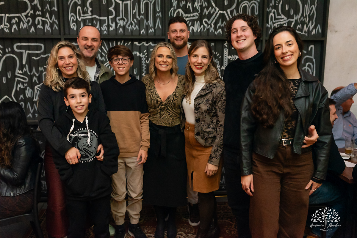 fotografia de aniversário - fotógrafo em Pelotas - fotografia em festas - retratos - celebrar a vida - fotografia de 45 anos - fábrica roca - fotografia profissional -fotografias espontâneas - fotógrafo de eventos - antonio rocha fotografias - cervejaria