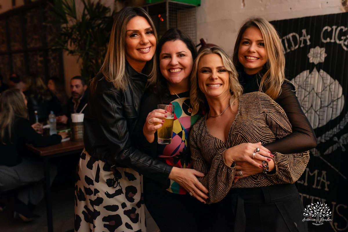 fotografia de aniversário - fotógrafo em Pelotas - fotografia em festas - retratos - celebrar a vida - fotografia de 45 anos - fábrica roca - fotografia profissional -fotografias espontâneas - fotógrafo de eventos - antonio rocha fotografias - cervejaria