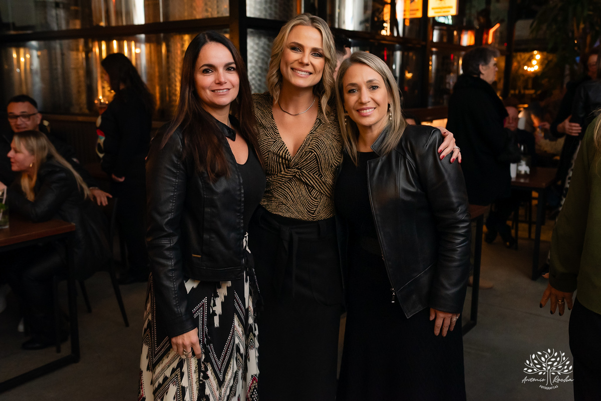 fotografia de aniversário - fotógrafo em Pelotas - fotografia em festas - retratos - celebrar a vida - fotografia de 45 anos - fábrica roca - fotografia profissional -fotografias espontâneas - fotógrafo de eventos - antonio rocha fotografias - cervejaria