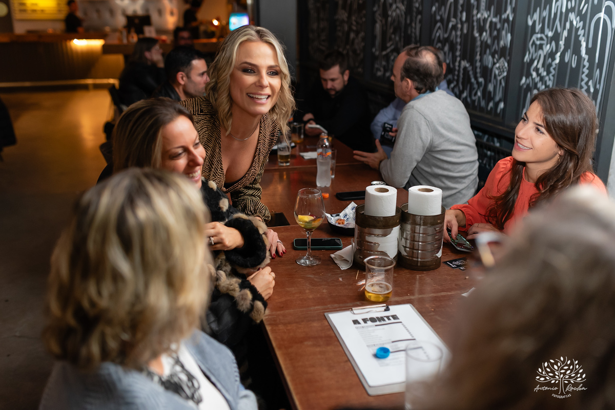 fotografia de aniversário - fotógrafo em Pelotas - fotografia em festas - retratos - celebrar a vida - fotografia de 45 anos - fábrica roca - fotografia profissional -fotografias espontâneas - fotógrafo de eventos - antonio rocha fotografias - cervejaria