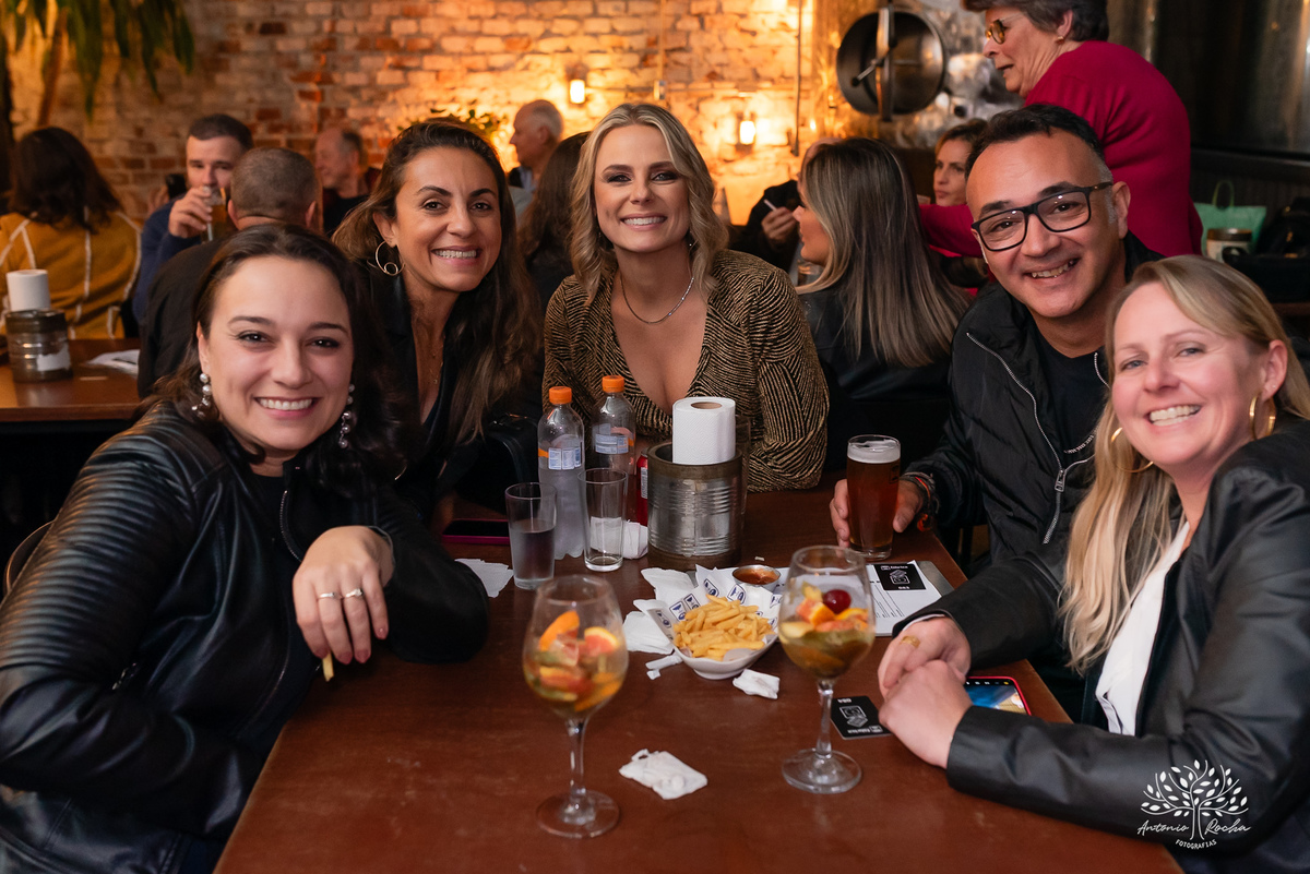 fotografia de aniversário - fotógrafo em Pelotas - fotografia em festas - retratos - celebrar a vida - fotografia de 45 anos - fábrica roca - fotografia profissional -fotografias espontâneas - fotógrafo de eventos - antonio rocha fotografias - cervejaria