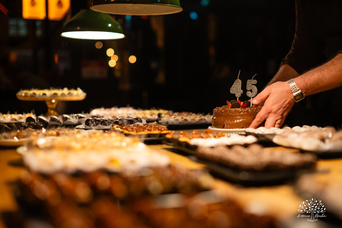 fotografia de aniversário - fotógrafo em Pelotas - fotografia em festas - retratos - celebrar a vida - fotografia de 45 anos - fábrica roca - fotografia profissional -fotografias espontâneas - fotógrafo de eventos - antonio rocha fotografias - cervejaria