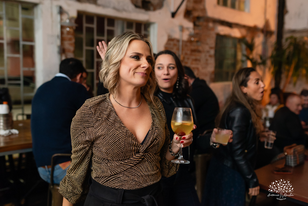 fotografia de aniversário - fotógrafo em Pelotas - fotografia em festas - retratos - celebrar a vida - fotografia de 45 anos - fábrica roca - fotografia profissional -fotografias espontâneas - fotógrafo de eventos - antonio rocha fotografias - cervejaria