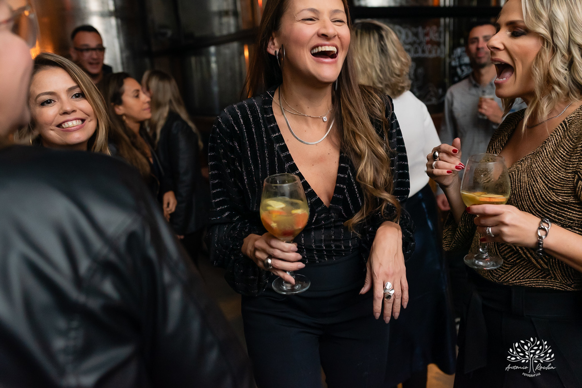 fotografia de aniversário - fotógrafo em Pelotas - fotografia em festas - retratos - celebrar a vida - fotografia de 45 anos - fábrica roca - fotografia profissional -fotografias espontâneas - fotógrafo de eventos - antonio rocha fotografias - cervejaria