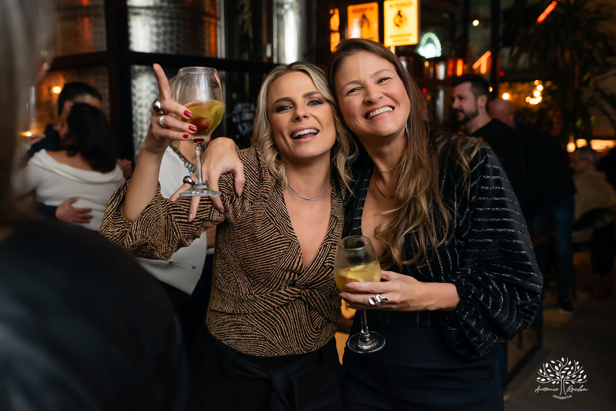 fotografia de aniversário - fotógrafo em Pelotas - fotografia em festas - retratos - celebrar a vida - fotografia de 45 anos - fábrica roca - fotografia profissional -fotografias espontâneas - fotógrafo de eventos - antonio rocha fotografias - cervejaria