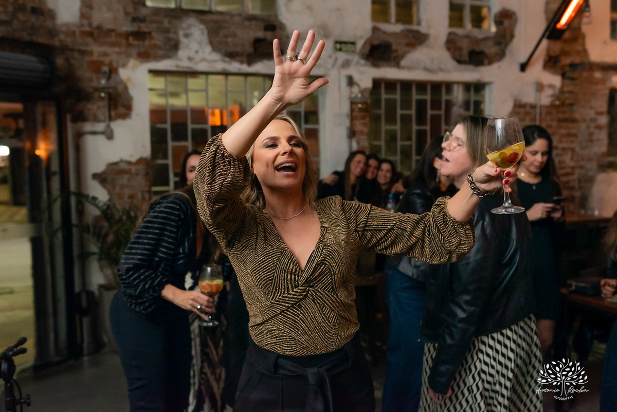 fotografia de aniversário - fotógrafo em Pelotas - fotografia em festas - retratos - celebrar a vida - fotografia de 45 anos - fábrica roca - fotografia profissional -fotografias espontâneas - fotógrafo de eventos - antonio rocha fotografias - cervejaria