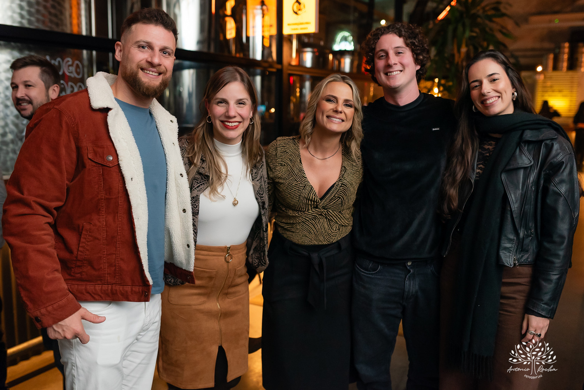 fotografia de aniversário - fotógrafo em Pelotas - fotografia em festas - retratos - celebrar a vida - fotografia de 45 anos - fábrica roca - fotografia profissional -fotografias espontâneas - fotógrafo de eventos - antonio rocha fotografias - cervejaria