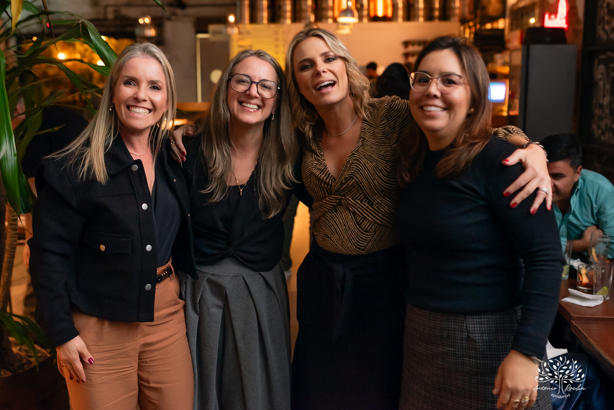 fotografia de aniversário - fotógrafo em Pelotas - fotografia em festas - retratos - celebrar a vida - fotografia de 45 anos - fábrica roca - fotografia profissional -fotografias espontâneas - fotógrafo de eventos - antonio rocha fotografias - cervejaria