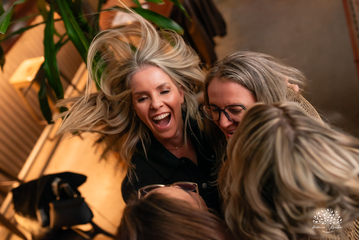 fotografia de aniversário - fotógrafo em Pelotas - fotografia em festas - retratos - celebrar a vida - fotografia de 45 anos - fábrica roca - fotografia profissional -fotografias espontâneas - fotógrafo de eventos - antonio rocha fotografias - cervejaria