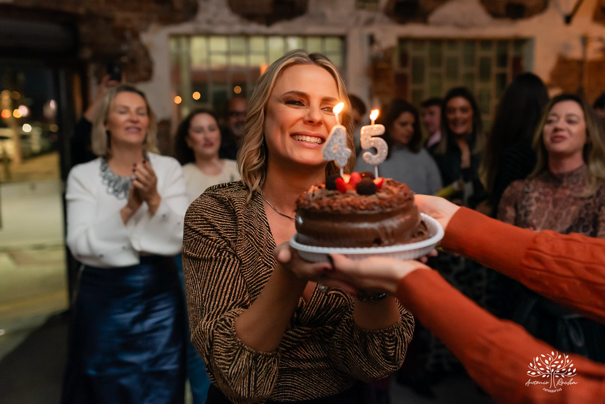 fotografia de aniversário - fotógrafo em Pelotas - fotografia em festas - retratos - celebrar a vida - fotografia de 45 anos - fábrica roca - fotografia profissional -fotografias espontâneas - fotógrafo de eventos - antonio rocha fotografias - cervejaria
