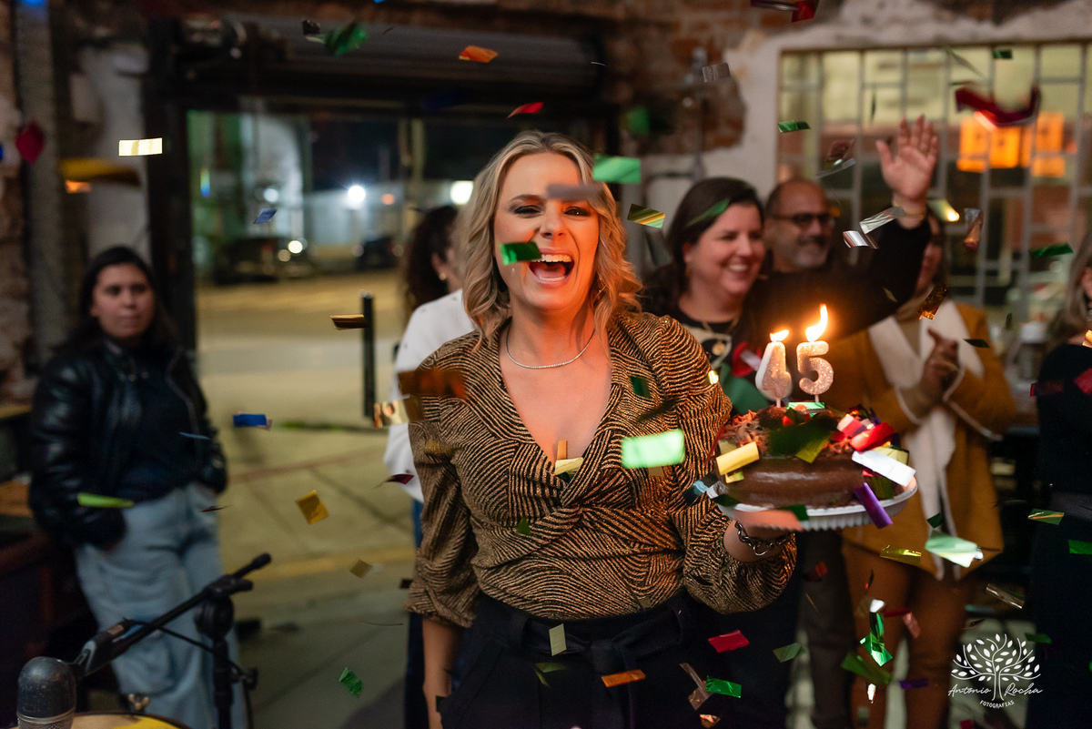 fotografia de aniversário - fotógrafo em Pelotas - fotografia em festas - retratos - celebrar a vida - fotografia de 45 anos - fábrica roca - fotografia profissional -fotografias espontâneas - fotógrafo de eventos - antonio rocha fotografias - cervejaria