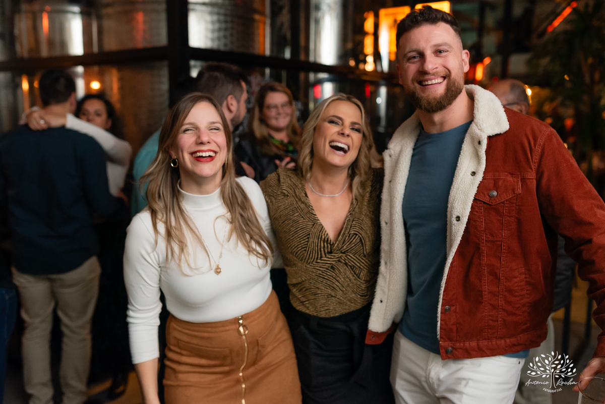 fotografia de aniversário - fotógrafo em Pelotas - fotografia em festas - retratos - celebrar a vida - fotografia de 45 anos - fábrica roca - fotografia profissional -fotografias espontâneas - fotógrafo de eventos - antonio rocha fotografias - cervejaria
