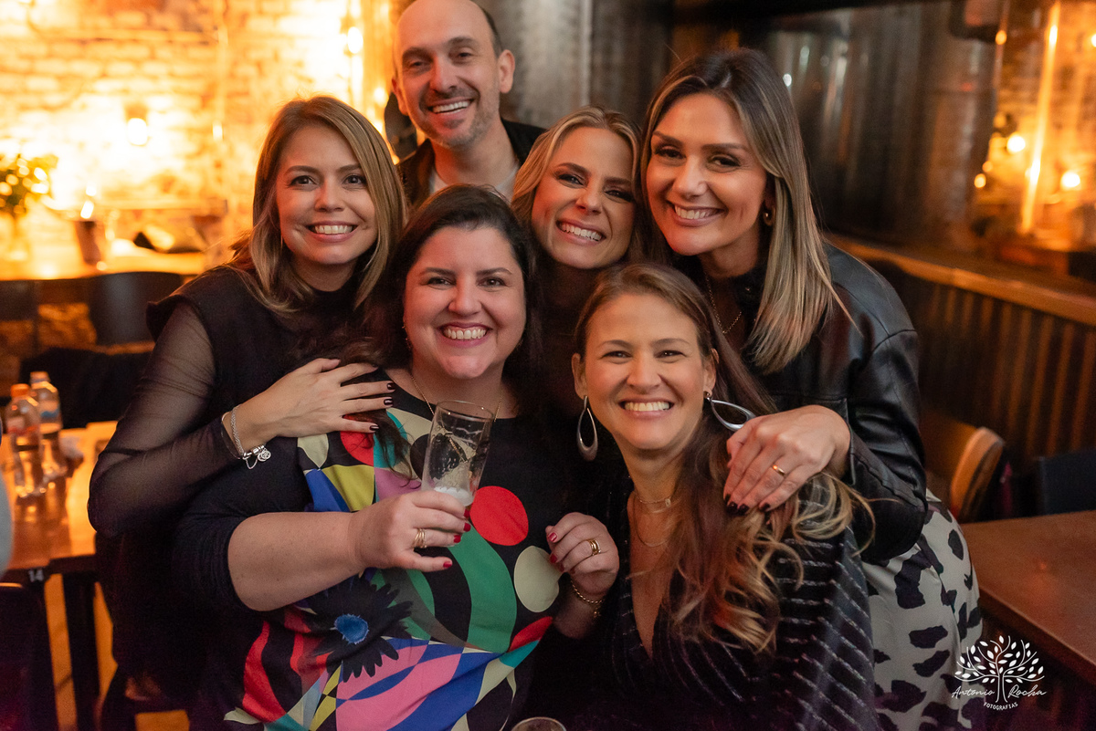 fotografia de aniversário - fotógrafo em Pelotas - fotografia em festas - retratos - celebrar a vida - fotografia de 45 anos - fábrica roca - fotografia profissional -fotografias espontâneas - fotógrafo de eventos - antonio rocha fotografias - cervejaria