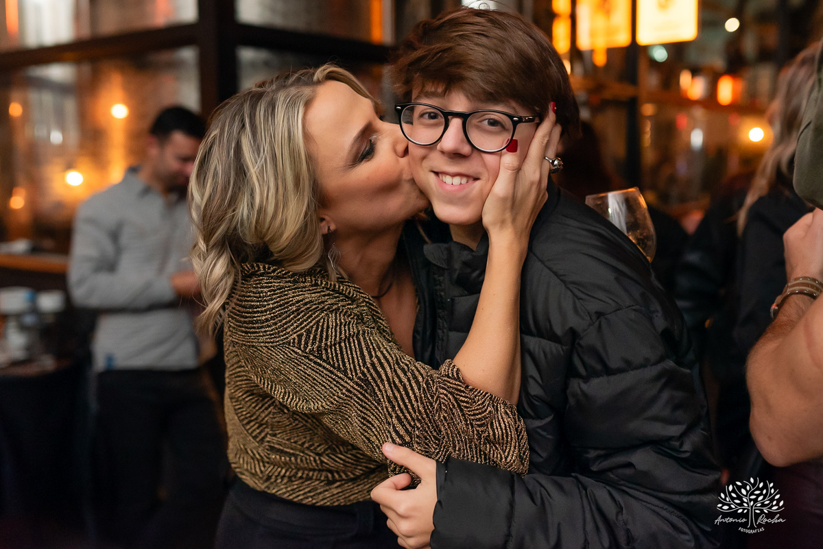 fotografia de aniversário - fotógrafo em Pelotas - fotografia em festas - retratos - celebrar a vida - fotografia de 45 anos - fábrica roca - fotografia profissional -fotografias espontâneas - fotógrafo de eventos - antonio rocha fotografias - cervejaria