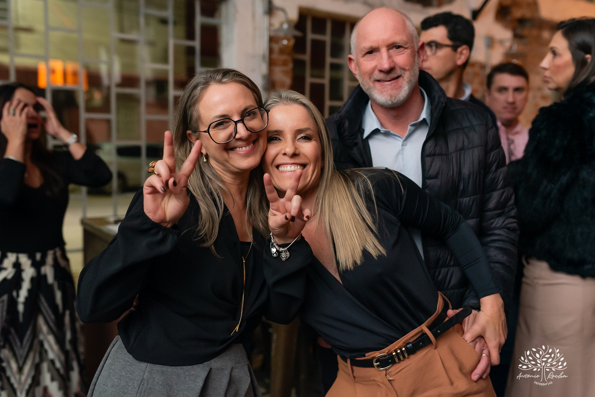fotografia de aniversário - fotógrafo em Pelotas - fotografia em festas - retratos - celebrar a vida - fotografia de 45 anos - fábrica roca - fotografia profissional -fotografias espontâneas - fotógrafo de eventos - antonio rocha fotografias - cervejaria
