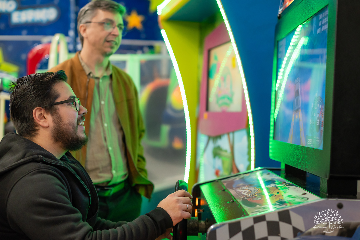 Pelotas - 9 anos - festa infantil - brincadeiras - amigos - diversão - Salão de Festas Arte e Riso - quadra de futebol - One Piece - pirata - playground - parabéns - animação - sorrisos - família - fotografia infantil - Antonio Rocha Fotografias