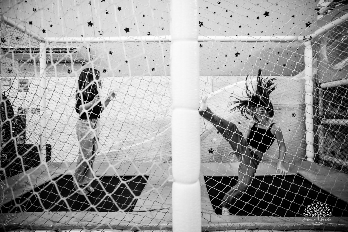 Pelotas - 9 anos - festa infantil - brincadeiras - amigos - diversão - Salão de Festas Arte e Riso - quadra de futebol - One Piece - pirata - playground - parabéns - animação - sorrisos - família - fotografia infantil - Antonio Rocha Fotografias