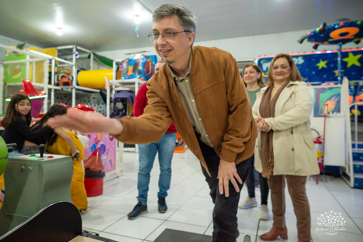 Pelotas - 9 anos - festa infantil - brincadeiras - amigos - diversão - Salão de Festas Arte e Riso - quadra de futebol - One Piece - pirata - playground - parabéns - animação - sorrisos - família - fotografia infantil - Antonio Rocha Fotografias