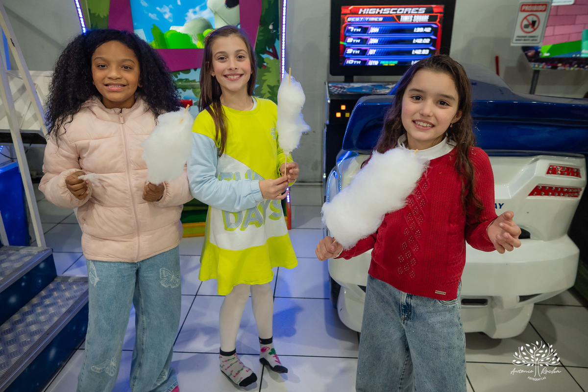 Pelotas - 9 anos - festa infantil - brincadeiras - amigos - diversão - Salão de Festas Arte e Riso - quadra de futebol - One Piece - pirata - playground - parabéns - animação - sorrisos - família - fotografia infantil - Antonio Rocha Fotografias