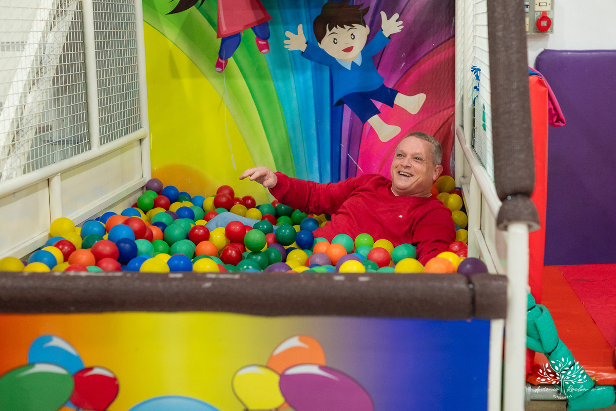 Pelotas - 9 anos - festa infantil - brincadeiras - amigos - diversão - Salão de Festas Arte e Riso - quadra de futebol - One Piece - pirata - playground - parabéns - animação - sorrisos - família - fotografia infantil - Antonio Rocha Fotografias