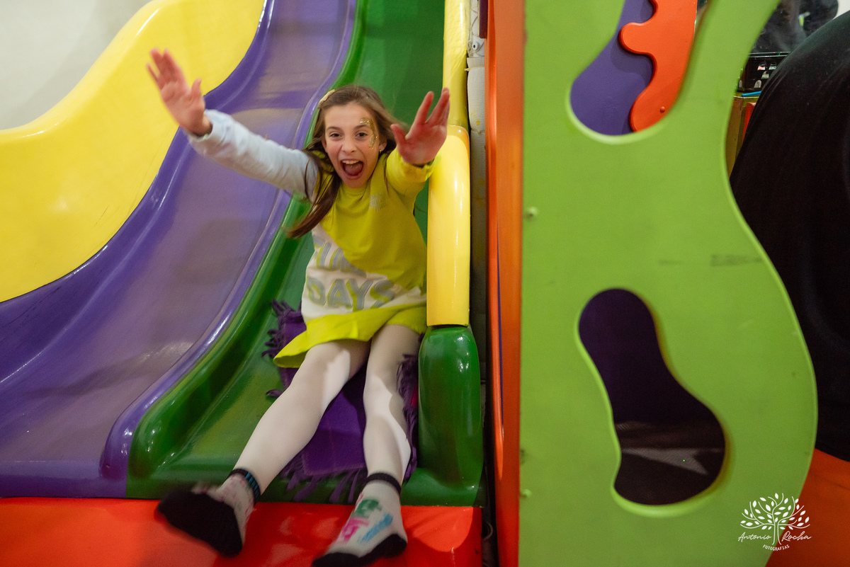 Pelotas - 9 anos - festa infantil - brincadeiras - amigos - diversão - Salão de Festas Arte e Riso - quadra de futebol - One Piece - pirata - playground - parabéns - animação - sorrisos - família - fotografia infantil - Antonio Rocha Fotografias