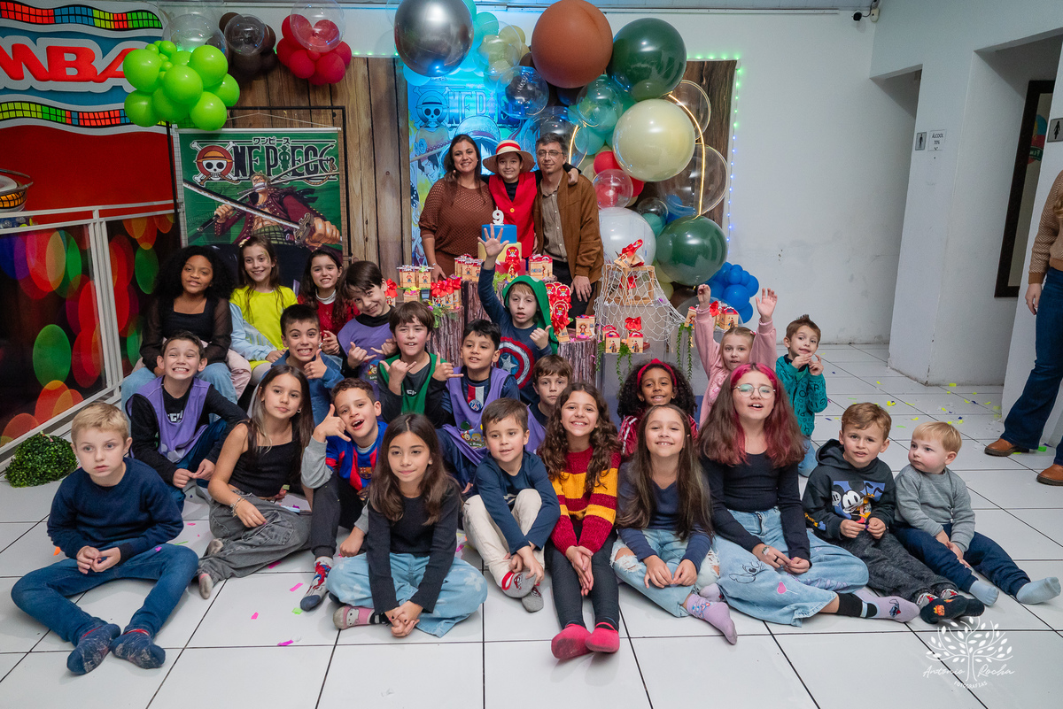 Pelotas - 9 anos - festa infantil - brincadeiras - amigos - diversão - Salão de Festas Arte e Riso - quadra de futebol - One Piece - pirata - playground - parabéns - animação - sorrisos - família - fotografia infantil - Antonio Rocha Fotografias