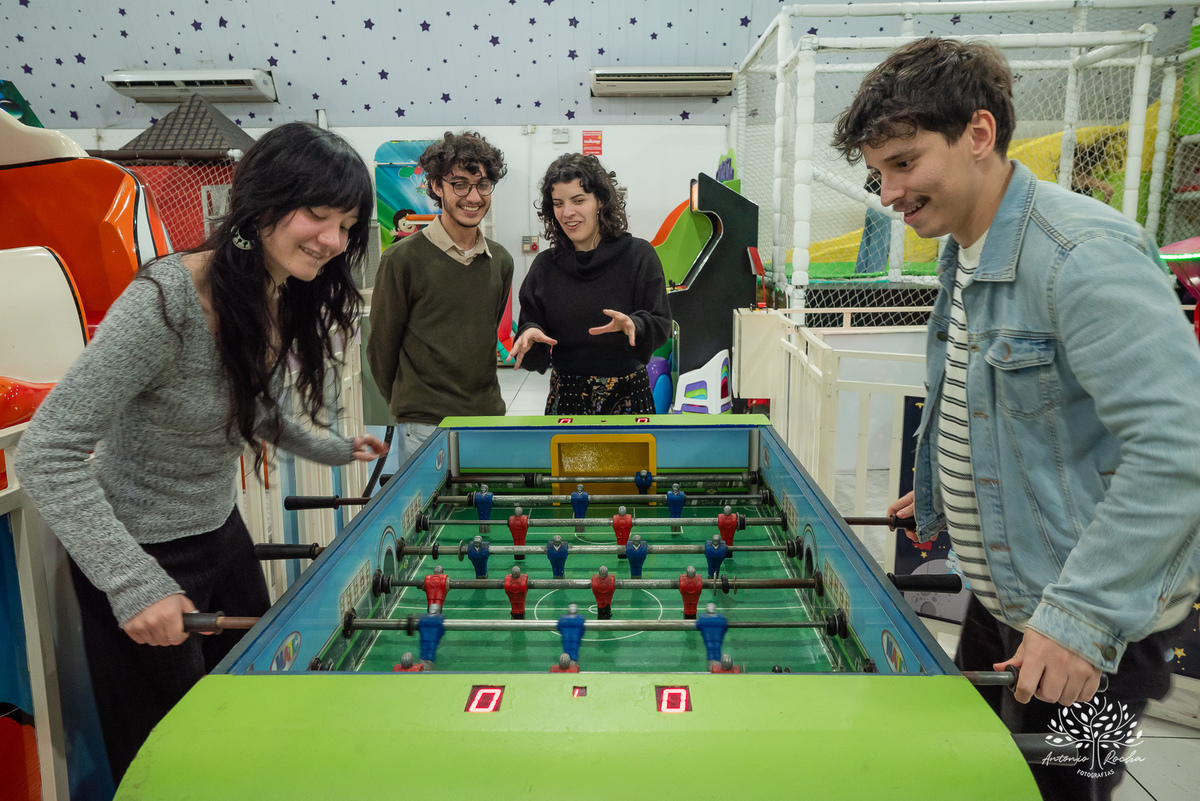 Pelotas - 9 anos - festa infantil - brincadeiras - amigos - diversão - Salão de Festas Arte e Riso - quadra de futebol - One Piece - pirata - playground - parabéns - animação - sorrisos - família - fotografia infantil - Antonio Rocha Fotografias