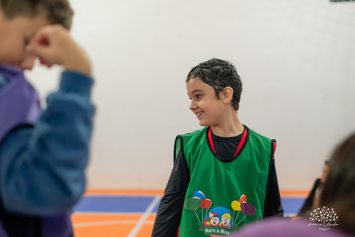 Pelotas - 9 anos - festa infantil - brincadeiras - amigos - diversão - Salão de Festas Arte e Riso - quadra de futebol - One Piece - pirata - playground - parabéns - animação - sorrisos - família - fotografia infantil - Antonio Rocha Fotografias