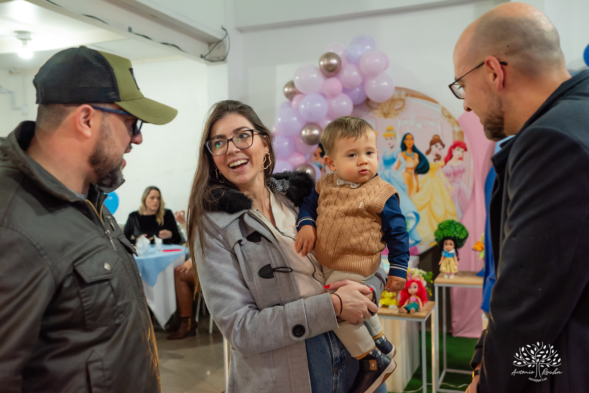 primeiro aninho - fotografia infantil - fotógrafo de aniversário - ensaio de gestante - chá de bebê - família - festa infantil - conexão com o cliente - Antonio Rocha Fotografias - fotografia documental - aniversário 1 ano - ensaio de bebê - Pelotas