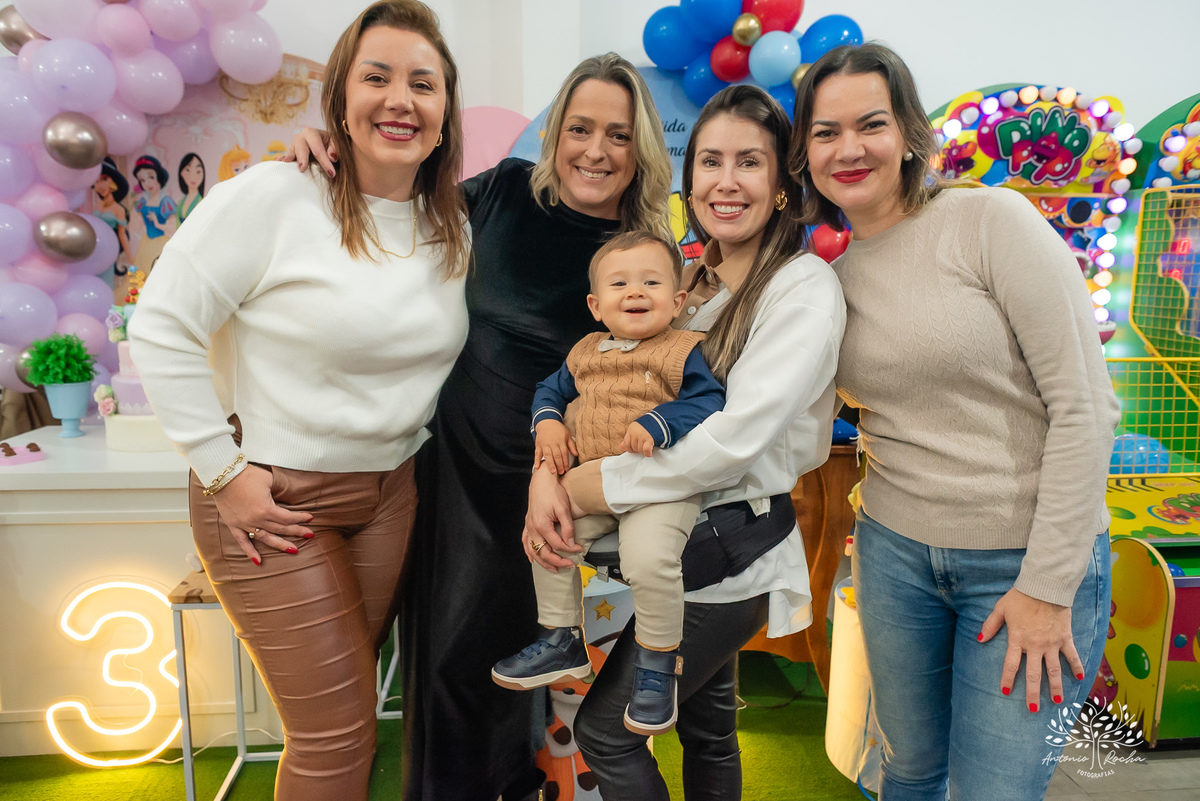 primeiro aninho - fotografia infantil - fotógrafo de aniversário - ensaio de gestante - chá de bebê - família - festa infantil - conexão com o cliente - Antonio Rocha Fotografias - fotografia documental - aniversário 1 ano - ensaio de bebê - Pelotas