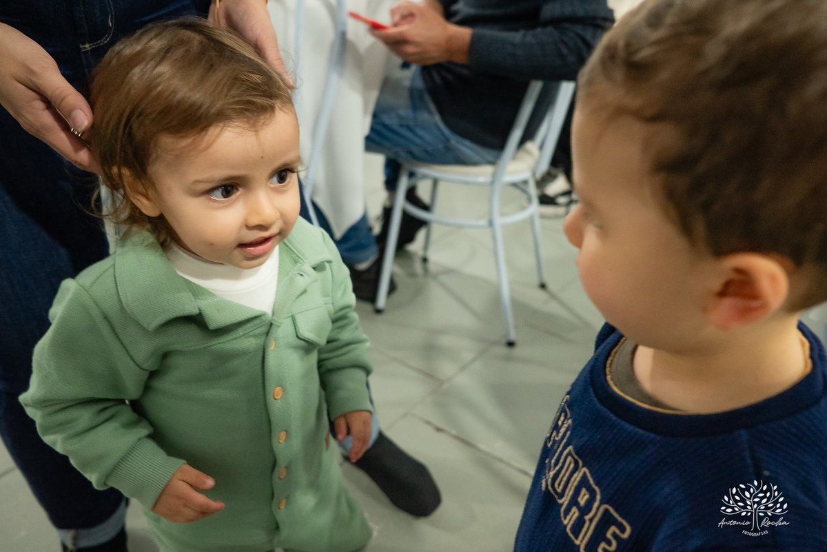 Laura - aniversário - 4 anos - afilhada - dindo - Renata - infância - riso solto - brincadeira - bolo - lembrancinhas - família - amigos - festa intimista - alegria - espontaneidade - fotografias - Antonio Rocha - Renata Dalbann - Pelotas