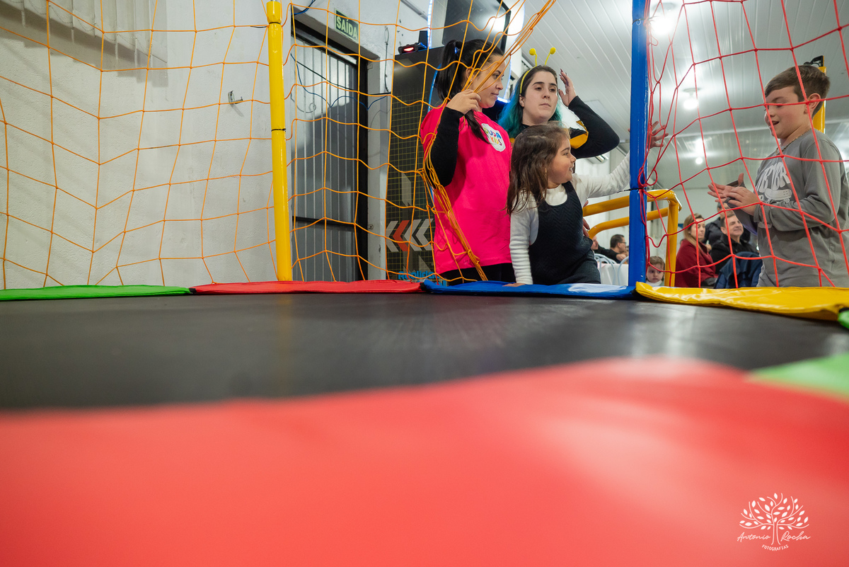 Laura - aniversário - 4 anos - afilhada - dindo - Renata - infância - riso solto - brincadeira - bolo - lembrancinhas - família - amigos - festa intimista - alegria - espontaneidade - fotografias - Antonio Rocha - Renata Dalbann - Pelotas