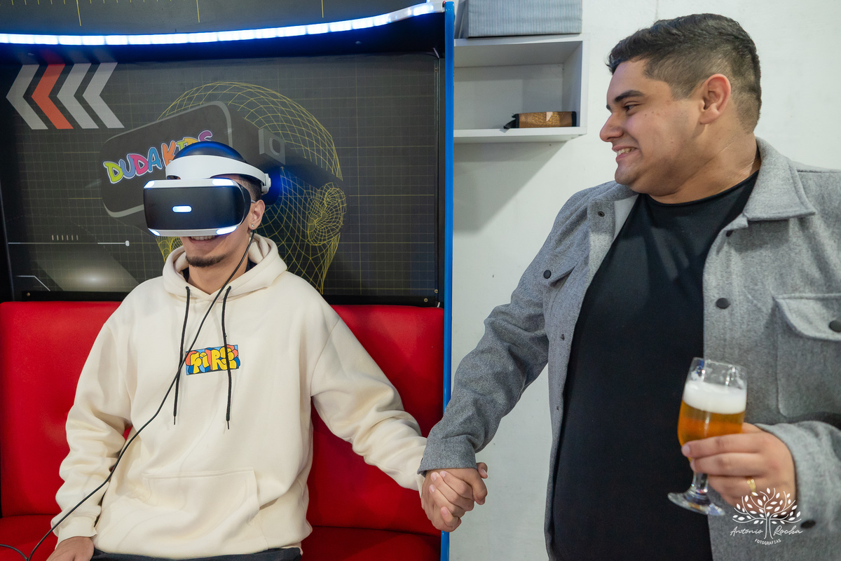 Laura - aniversário - 4 anos - afilhada - dindo - Renata - infância - riso solto - brincadeira - bolo - lembrancinhas - família - amigos - festa intimista - alegria - espontaneidade - fotografias - Antonio Rocha - Renata Dalbann - Pelotas