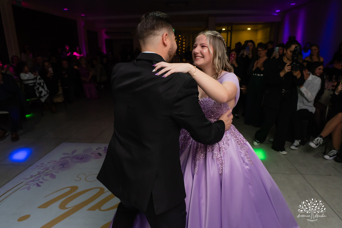 debutante - aniversário de 15 anos - Gabriela - making of - valsa - família - amigos - recepção calorosa - noite inesquecível - emoção - dança - coreografias  - fotografia de 15 anos – Antonio Rocha Fotografias - Pelotas - Las Palmas - Espaço Mayer