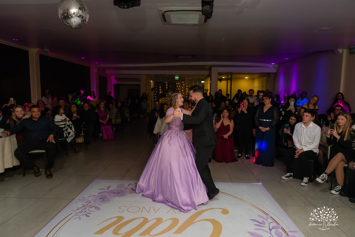 debutante - aniversário de 15 anos - Gabriela - making of - valsa - família - amigos - recepção calorosa - noite inesquecível - emoção - dança - coreografias  - fotografia de 15 anos – Antonio Rocha Fotografias - Pelotas - Las Palmas - Espaço Mayer