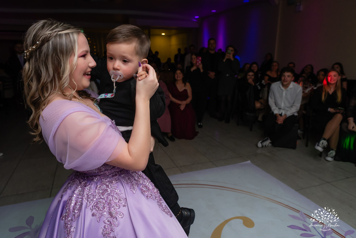 debutante - aniversário de 15 anos - Gabriela - making of - valsa - família - amigos - recepção calorosa - noite inesquecível - emoção - dança - coreografias  - fotografia de 15 anos – Antonio Rocha Fotografias - Pelotas - Las Palmas - Espaço Mayer