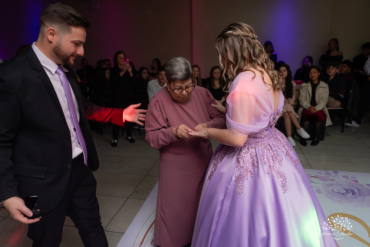 debutante - aniversário de 15 anos - Gabriela - making of - valsa - família - amigos - recepção calorosa - noite inesquecível - emoção - dança - coreografias  - fotografia de 15 anos – Antonio Rocha Fotografias - Pelotas - Las Palmas - Espaço Mayer