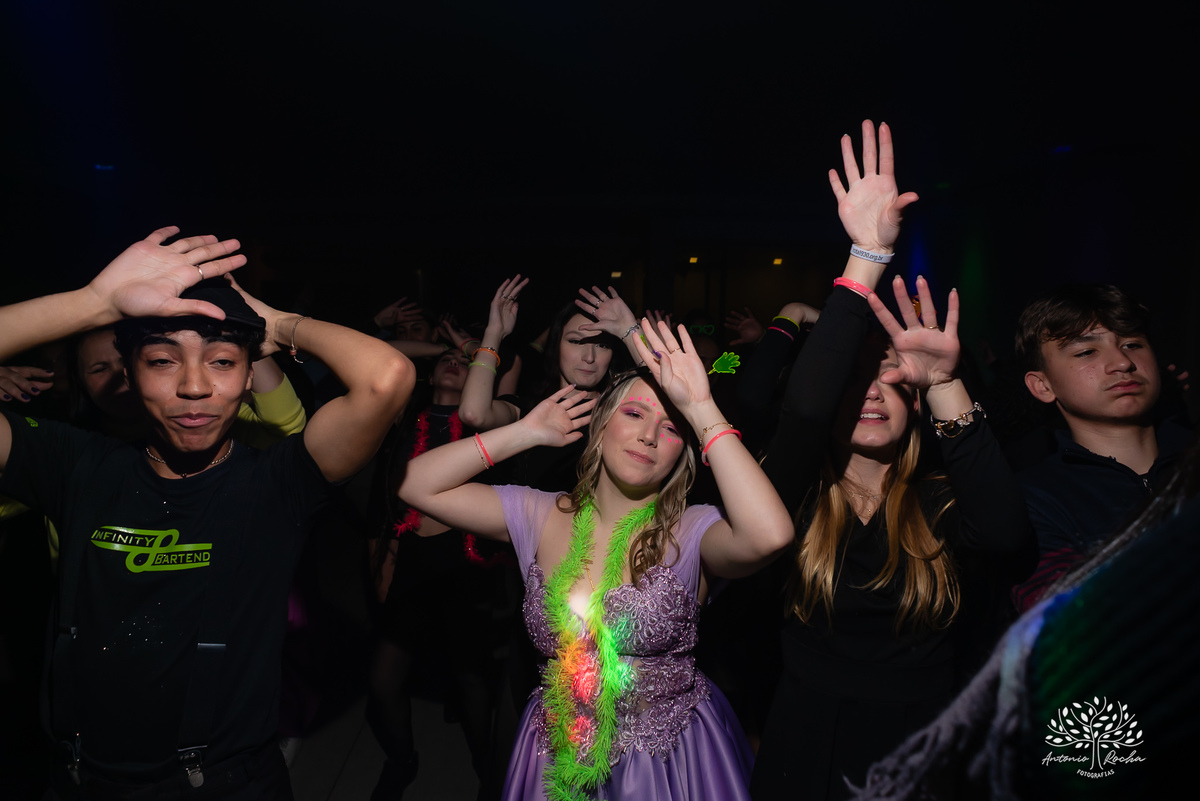 debutante - aniversário de 15 anos - Gabriela - making of - valsa - família - amigos - recepção calorosa - noite inesquecível - emoção - dança - coreografias  - fotografia de 15 anos – Antonio Rocha Fotografias - Pelotas - Las Palmas - Espaço Mayer