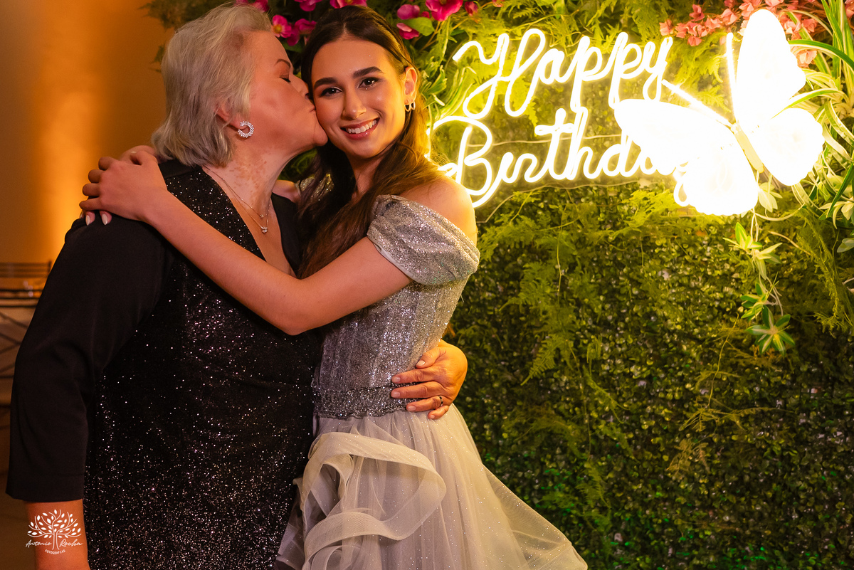 15 anos - festa de debutante - ensaio de 15 anos - fotografia de 15 anos - fotógrafo de debutante - making of 15 anos - valsa 15 anos - pista de dança animada - fotografia de festa  - Pelotas - Antonio Rocha Fotografias - aniversário de 15 anos - debutant