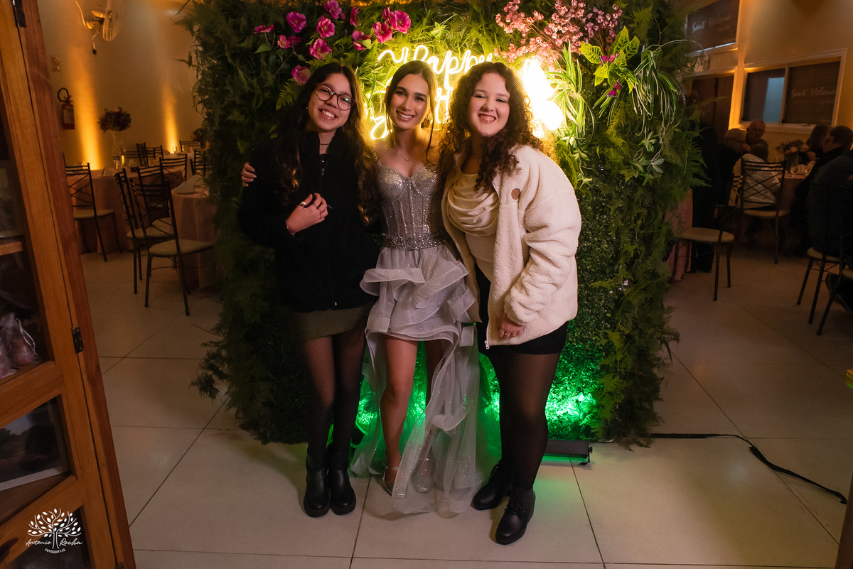 15 anos - festa de debutante - ensaio de 15 anos - fotografia de 15 anos - fotógrafo de debutante - making of 15 anos - valsa 15 anos - pista de dança animada - fotografia de festa  - Pelotas - Antonio Rocha Fotografias - aniversário de 15 anos - debutant