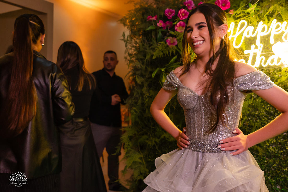 15 anos - festa de debutante - ensaio de 15 anos - fotografia de 15 anos - fotógrafo de debutante - making of 15 anos - valsa 15 anos - pista de dança animada - fotografia de festa  - Pelotas - Antonio Rocha Fotografias - aniversário de 15 anos - debutant