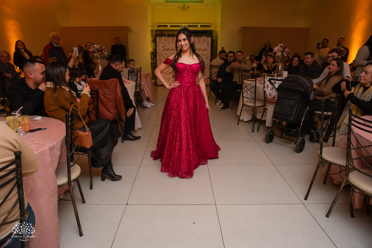 15 anos - festa de debutante - ensaio de 15 anos - fotografia de 15 anos - fotógrafo de debutante - making of 15 anos - valsa 15 anos - pista de dança animada - fotografia de festa  - Pelotas - Antonio Rocha Fotografias - aniversário de 15 anos - debutant