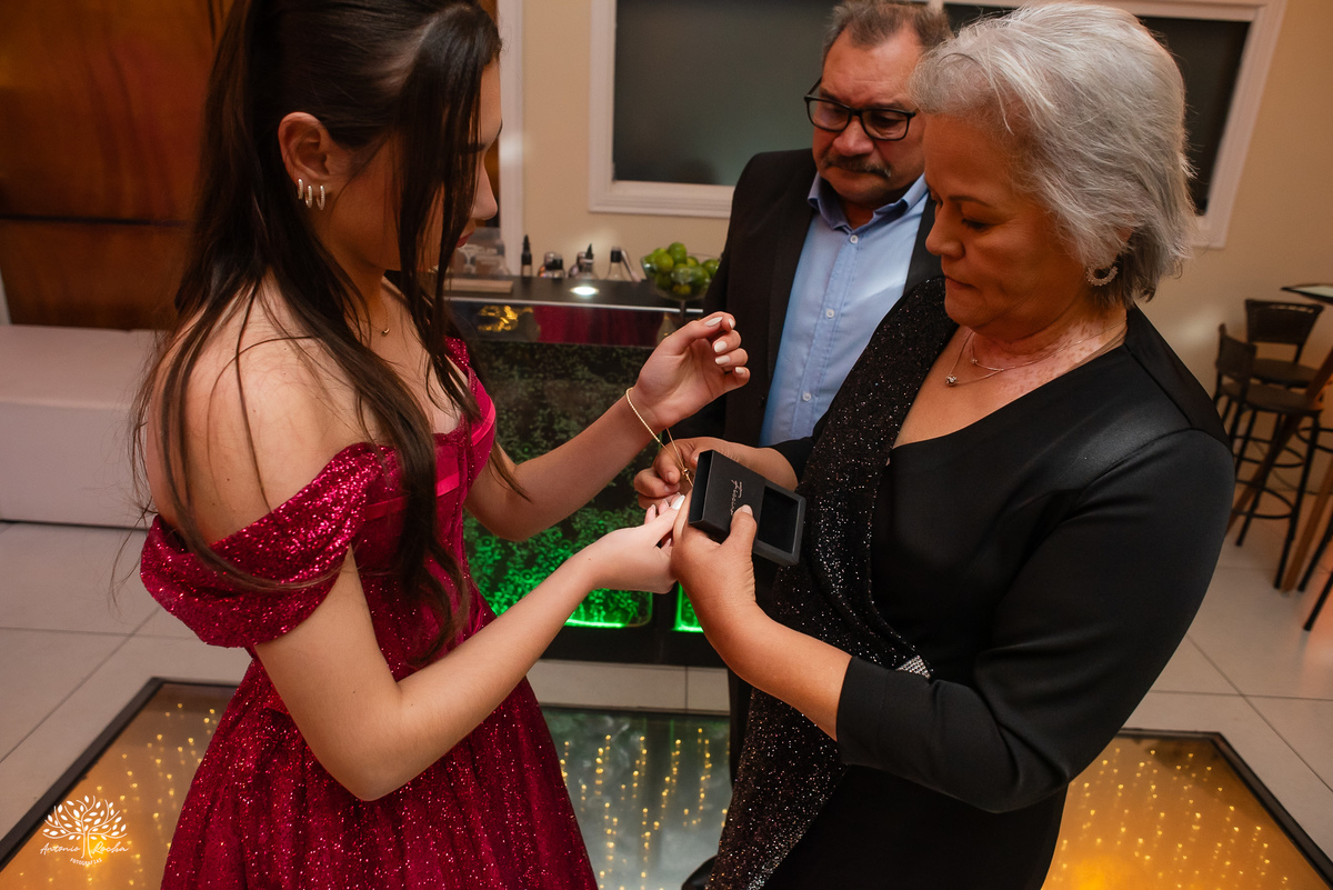 15 anos - festa de debutante - ensaio de 15 anos - fotografia de 15 anos - fotógrafo de debutante - making of 15 anos - valsa 15 anos - pista de dança animada - fotografia de festa  - Pelotas - Antonio Rocha Fotografias - aniversário de 15 anos - debutant